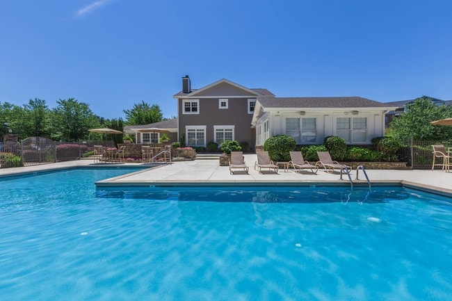 Seasons at Biltmore Lake Condominiums in Candler, NC - Foto de edificio - Building Photo