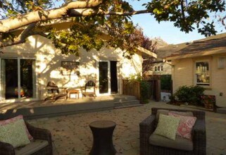 1447 Laguna Ave in Burlingame, CA - Building Photo - Building Photo
