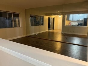 4727 N Cedar Ave in Fresno, CA - Building Photo - Building Photo