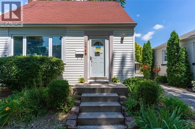 1748 Kildare Rd in Windsor, ON - Building Photo - Building Photo