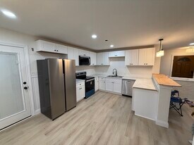 305 Waller St in Red Oak, TX - Building Photo