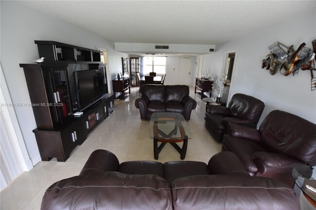 property at 3800 Oaks Clubhouse Dr