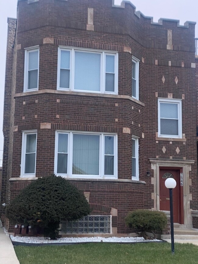 property at 7546 S Marshfield Ave