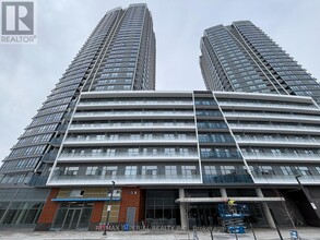 30 Upper Mall Wy in Vaughan, ON - Building Photo - Building Photo