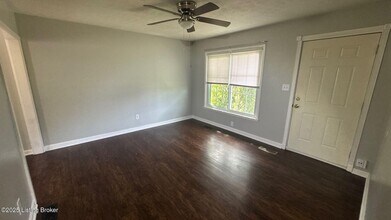 6109 Price Ln Rd in Louisville, KY - Building Photo - Building Photo