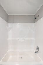 405 Dorset Ln in Almont, MI - Building Photo - Building Photo