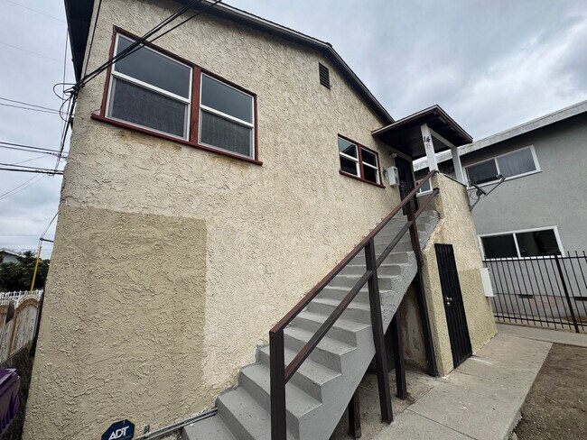 14 W Pleasant St in Long Beach, CA - Building Photo - Building Photo