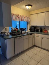 3251 Devonshire Dr in Holiday, FL - Building Photo - Building Photo