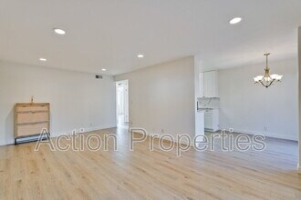 255 S Rengstorff Ave in Mountain View, CA - Foto de edificio - Building Photo