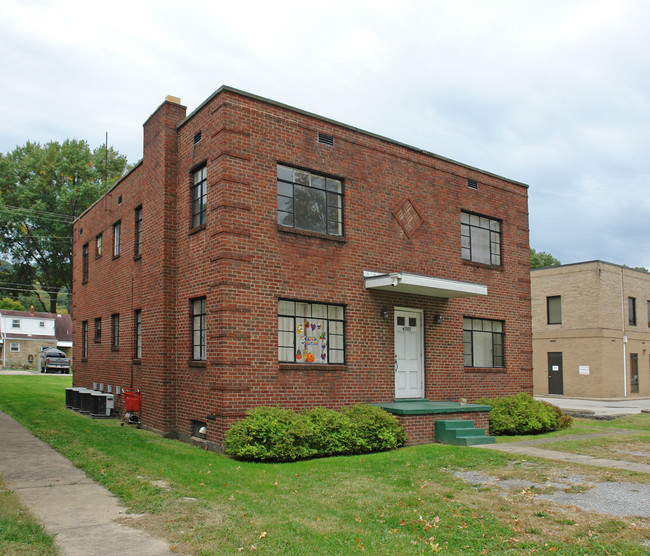 4707 Maccorkle Ave SE in Charleston, WV - Building Photo - Building Photo