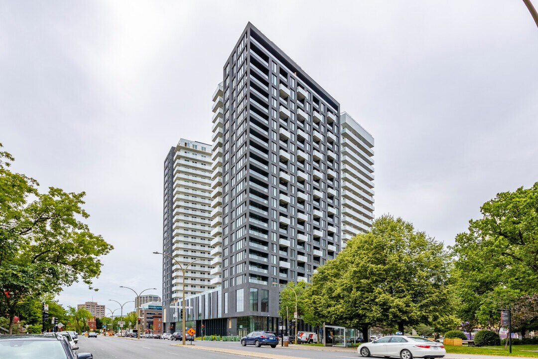 Alexander Apartments - Phase 1 in Montréal, QC - Building Photo