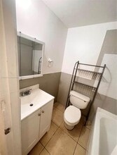 240 Hibiscus Dr in Miami Springs, FL - Building Photo - Building Photo