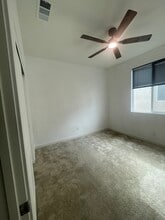 27744 Heritage Ln, Unit Upstairs 1 in Valley Center, CA - Foto de edificio - Building Photo