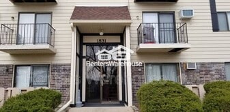 1831 Fuller Rd in West Des Moines, IA - Building Photo