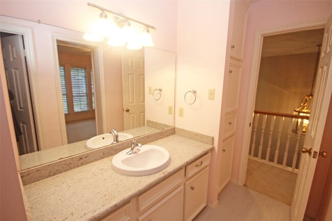 17703 Forest Park Ln