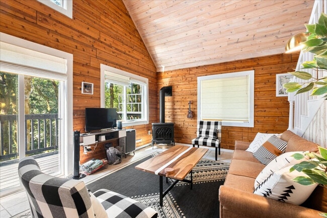 40 N Canvasback Way