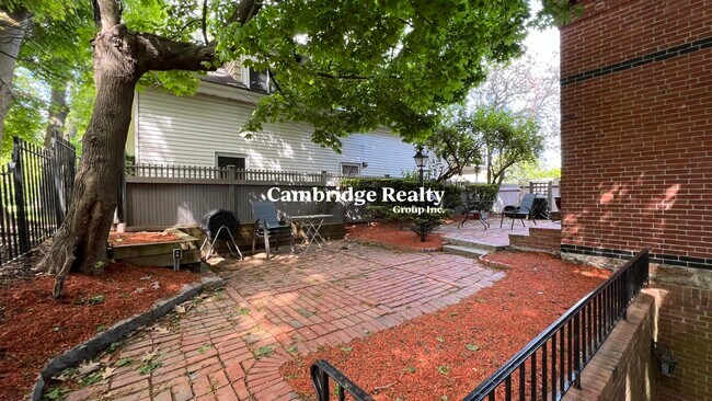 175 Summer St, Unit 6A in Somerville, MA - Building Photo - Building Photo