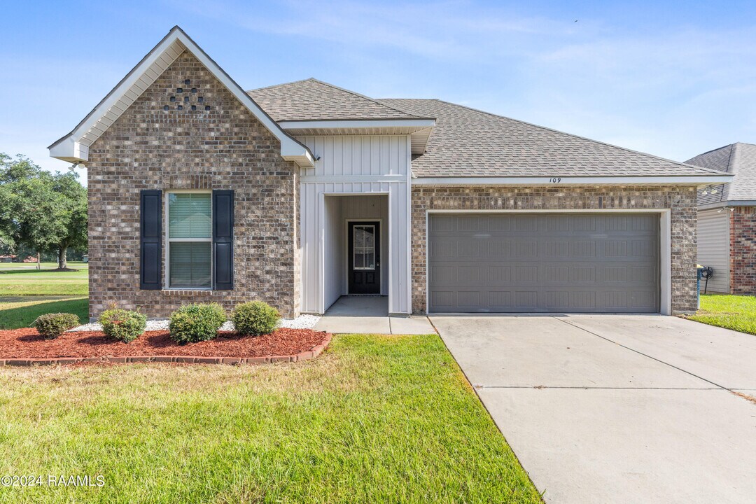 109 Springsteen Ln in Lafayette, LA - Building Photo