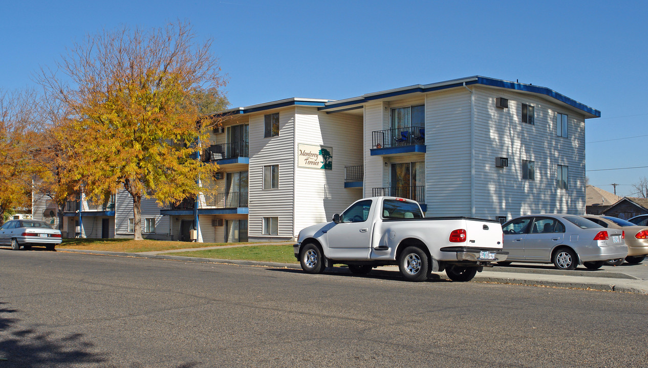 Monterey Terrace in Ontario, OR - Building Photo