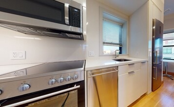 117 Auburn St, Unit 61A in Cambridge, MA - Foto de edificio - Building Photo