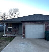4110 Maple Dr in Sand Springs, OK - Building Photo