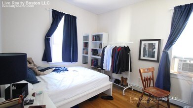 19 Roberts St, Unit 2 in Brookline, MA - Building Photo - Building Photo