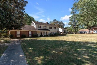 2613 Stratford Ln in Morrow, GA - Foto de edificio - Building Photo