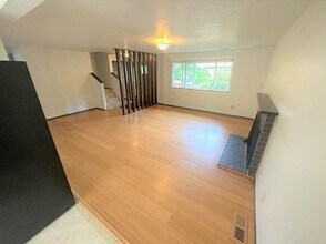 2357 NW Green Cir in Corvallis, OR - Building Photo - Building Photo