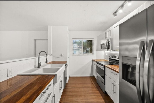 2938 Clark Rd in Sarasota, FL - Building Photo - Building Photo