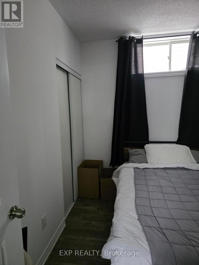 159 Minikan St in Ottawa, ON - Building Photo - Building Photo