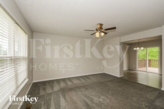10319 McCauley Dr in Independence, KY - Foto de edificio - Building Photo