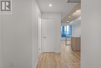 213-1808 ST CLAIR Ave in Toronto, ON - Building Photo - Building Photo