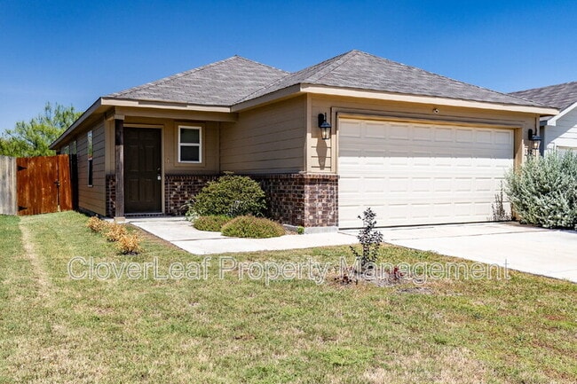 property at 3027 Laguna Clfs
