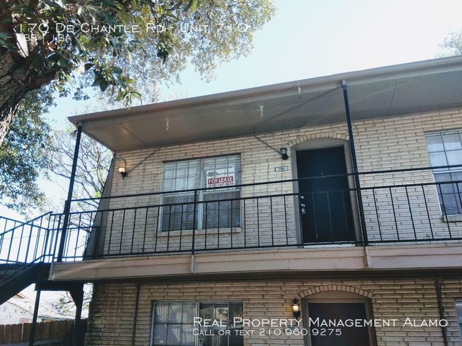 170 De Chantle Rd-Unit -Unit 710 in San Antonio, TX - Building Photo