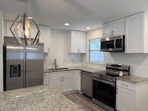 7262 Kivler Dr in Jacksonville, FL - Building Photo - Building Photo