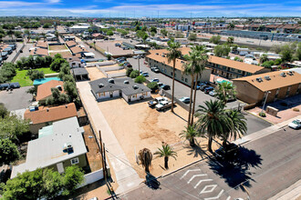 2421 W Glenrosa Ave in Phoenix, AZ - Building Photo - Building Photo