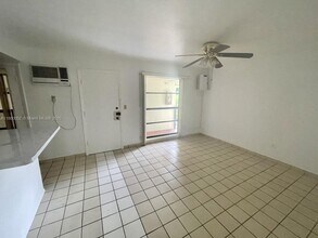 1600 S Le Jeune Rd in Miami, FL - Building Photo - Building Photo