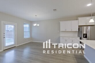 608 Cherry Hill Rd in Red Oak, TX - Building Photo - Building Photo