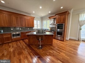 8505 Howell Rd in Bethesda, MD - Building Photo