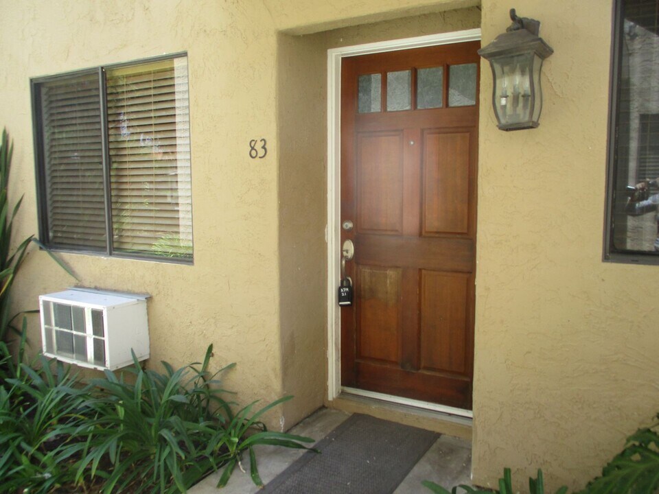 8215 Jade Coast Rd in San Diego, CA - Building Photo
