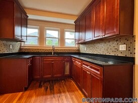 38 Kirkwood Rd in Boston, MA - Building Photo