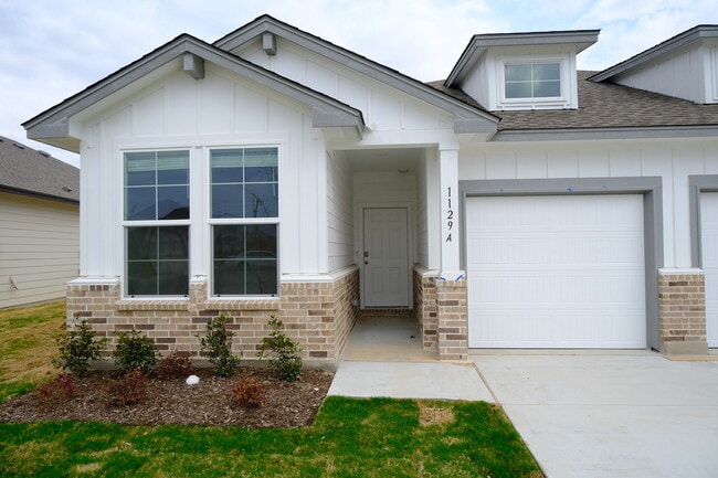 1129 Stone Vly Rd, Unit A in Temple, TX - Foto de edificio - Building Photo