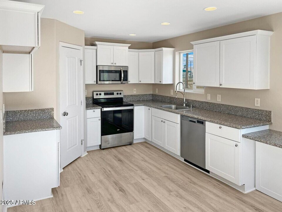 232 W Lincoln Ave in Coolidge, AZ - Building Photo