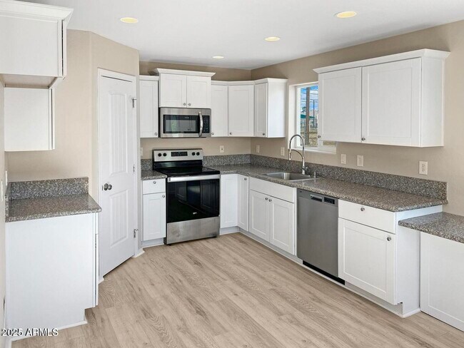 property at 232 W Lincoln Ave