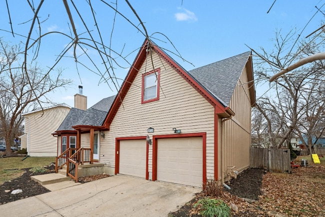 15322 W 83rd Terrace in Lenexa, KS - Foto de edificio - Building Photo