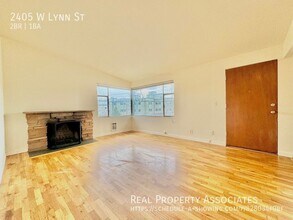 2405 W Lynn St, Unit 2405 W Lynn in Seattle, WA - Foto de edificio - Building Photo