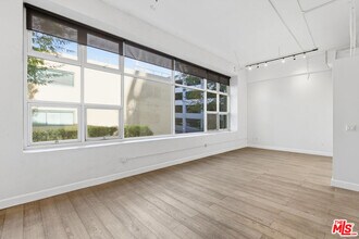 1130 Flower St in Los Angeles, CA - Building Photo - Building Photo