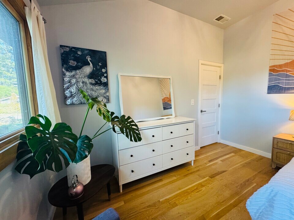 7605 Atkinson Rd in Sebastopol, CA - Building Photo