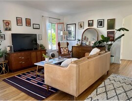7664 Clinton St, Unit 0 in Los Angeles, CA - Building Photo