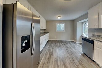 3932 Fairington Dr in Marietta, GA - Building Photo - Building Photo